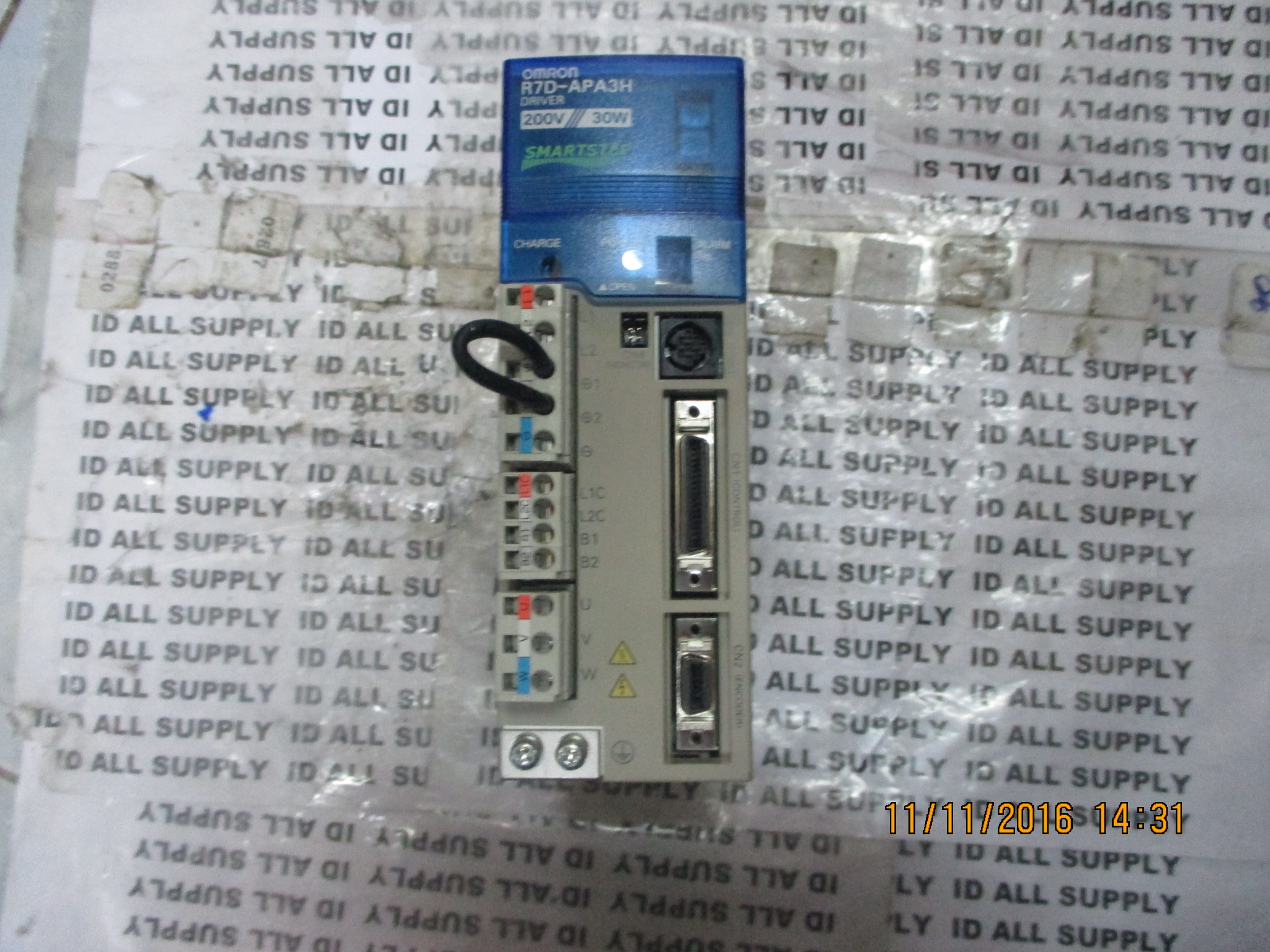 R7D-APA3H SERVO DRIVE "OMRON"