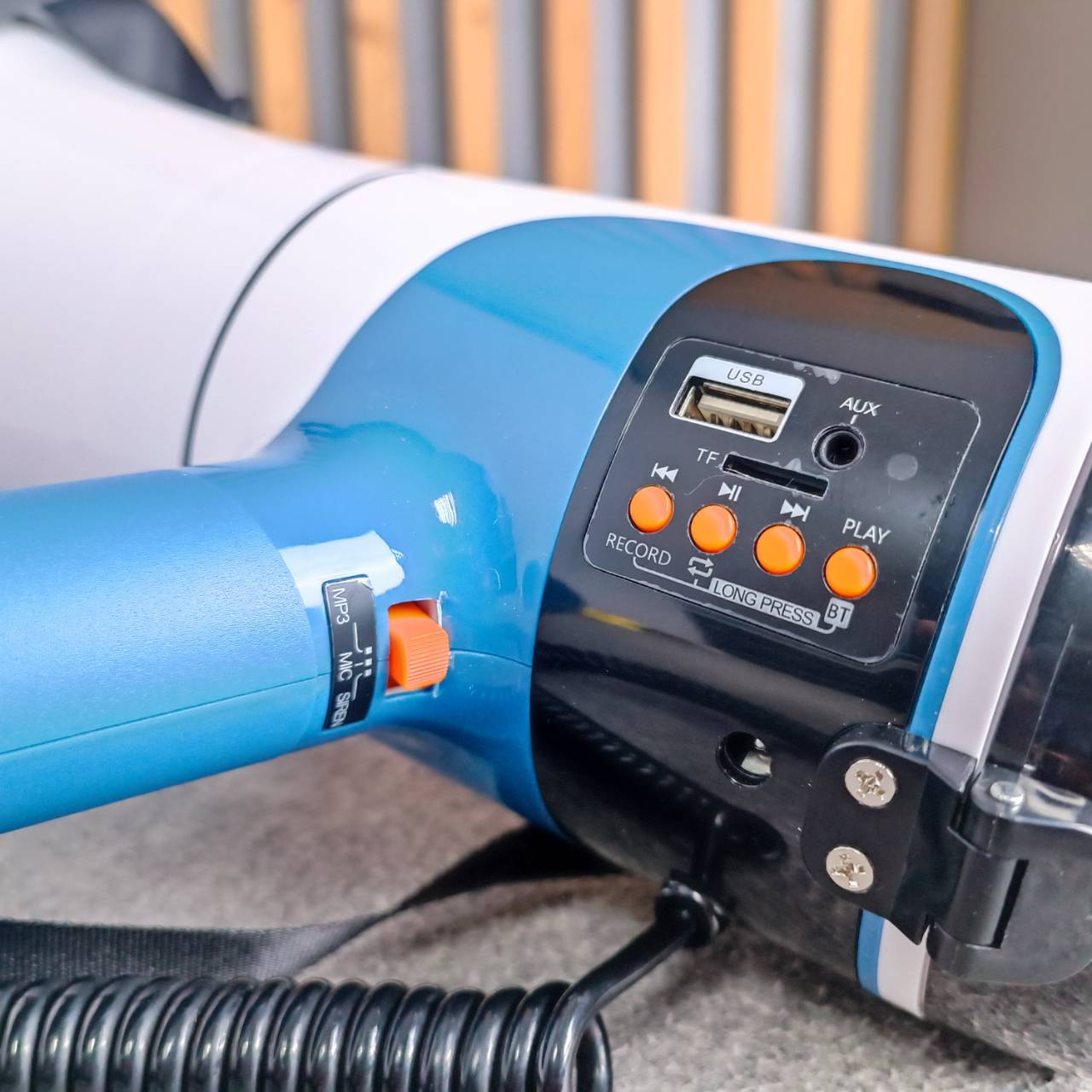 NPE SR-66 โทรโข่ง อัดเสียง ชาร์จแบตได้ USB Bluetooth Megaphone ขนาด 6 นิ้ว กำลังขับ 80 W SR 66 SR66 เอไอ-ไพศาล