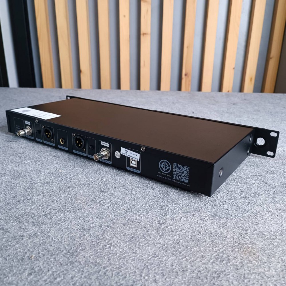 MICROTECH MT111D V3 ไมค์ลอยมือถือคู่UHF ไมค์ลอยคู่ ไมค์คาราโอเกะ MT-111D V3 แถม อุปกรณ์ย้ายเสา กระเป๋าเก็บไมค์ MT 111 D MT111 D MICRO TECH ไมโครเทค ไมค์ลอย - ถือคู่ ไมโครโฟนไร้สาย สามารถปรับเซ็ทที่ตัวเครื่อง และ ตัวไมค์ได้เลย เอไอ-ไพศาล +++