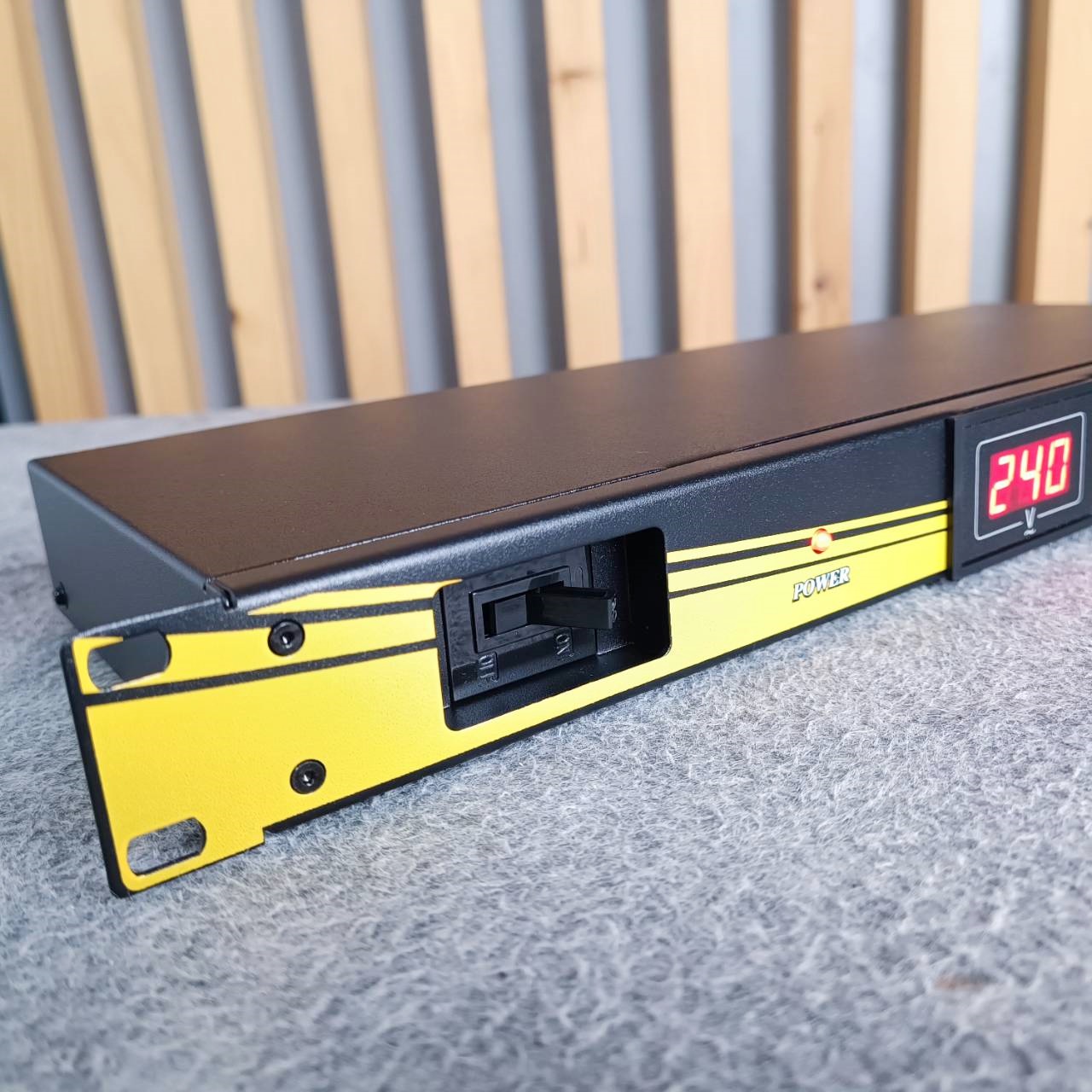 ปลั๊กพ่วงติดแร็ค NPE MPR801GV ปลั๊กติดแร็ค ปลั๊กไฟตู้แร็ค ปลั๊กไฟติดตู้แร็ค รางปลั๊ก ปลั๊ก ติดแร็ค MPR 801 GV AC Outlet