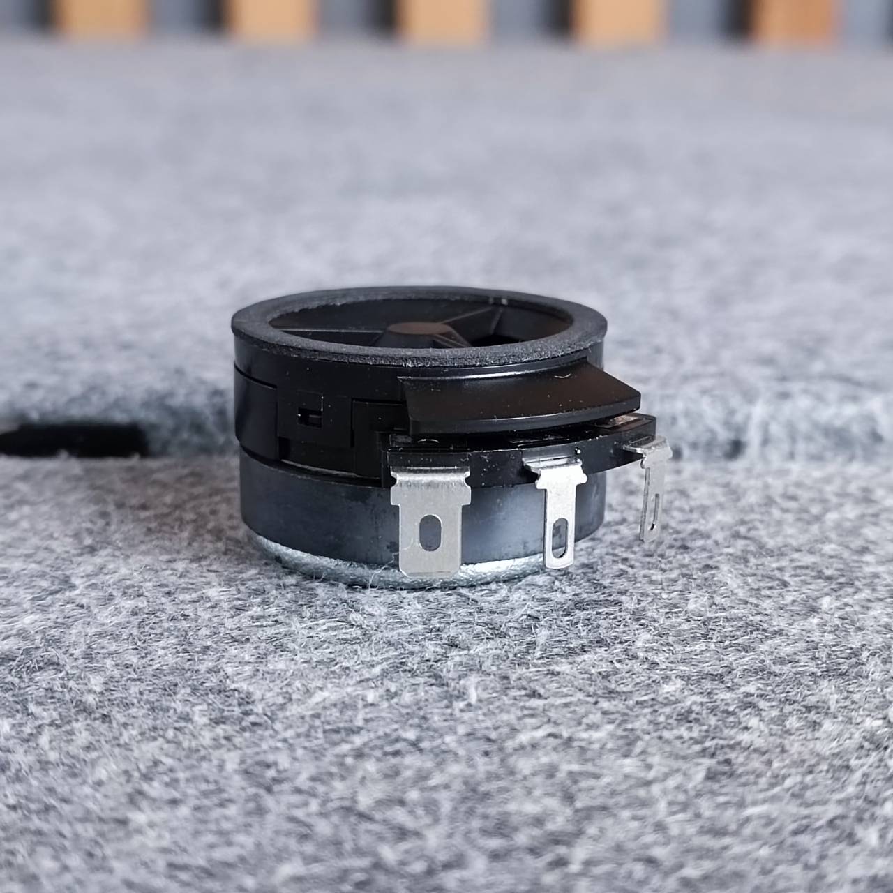 1ดอก TOA HW-52AG ลำโพงอะไหล่ เสียงแหลม ลำโพง สำหรับ ตู้ลำโพง รุ่น TOA BS-1030 โตอะ แท้ HW 52AG HW52AG เอไอ-ไพศาล