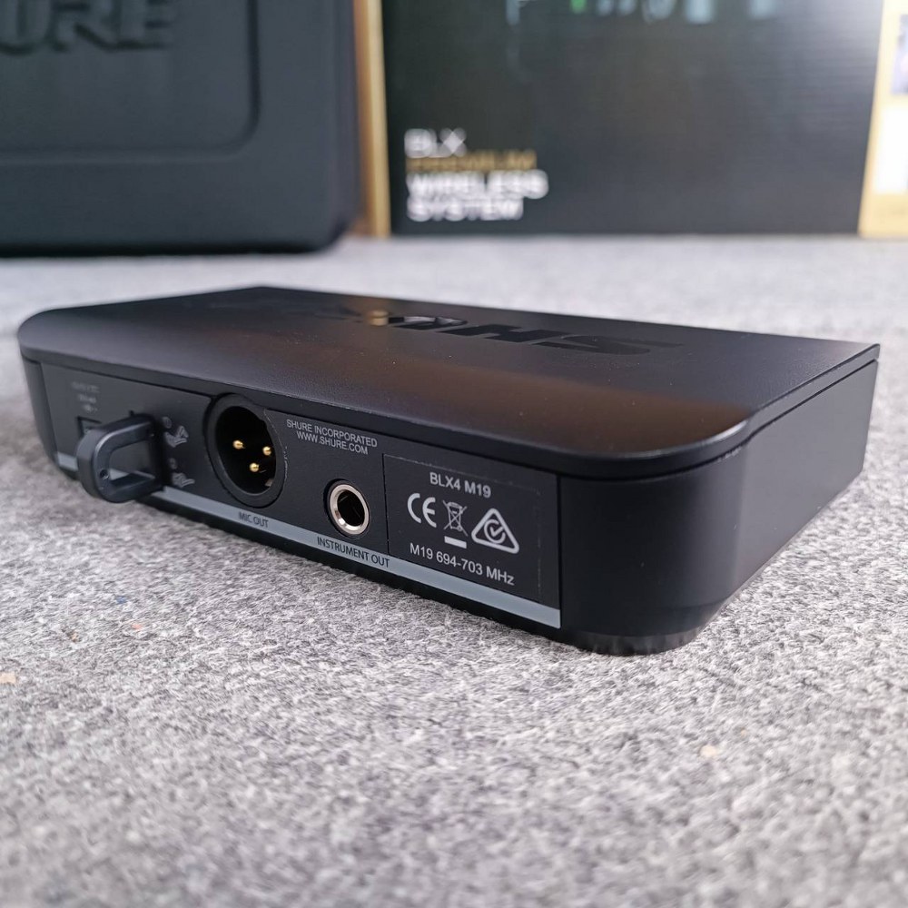 SHURE BLX24TH/SM58-M19ไมค์ลอย ไมโครโฟนไร้สาย มือถือเดี่ยว Microphone ชัวร์ BLX24TH/SM58 M19 BLX24TH/SM58M19 เอไอ-ไพศาล+++
