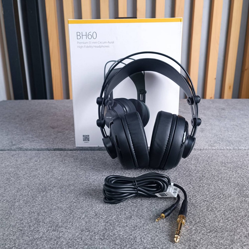 ราคาเฉพาะหูฟังไม่รวมขาแขวน BEHRINGER BH-60 หูฟัง หูฟังครอบหู หูฟังมอนิเตอร์ หูฟังสตูดิโอ Studio Monitoring Headphones BH 60 BH60 เอไอ-ไพศาล
