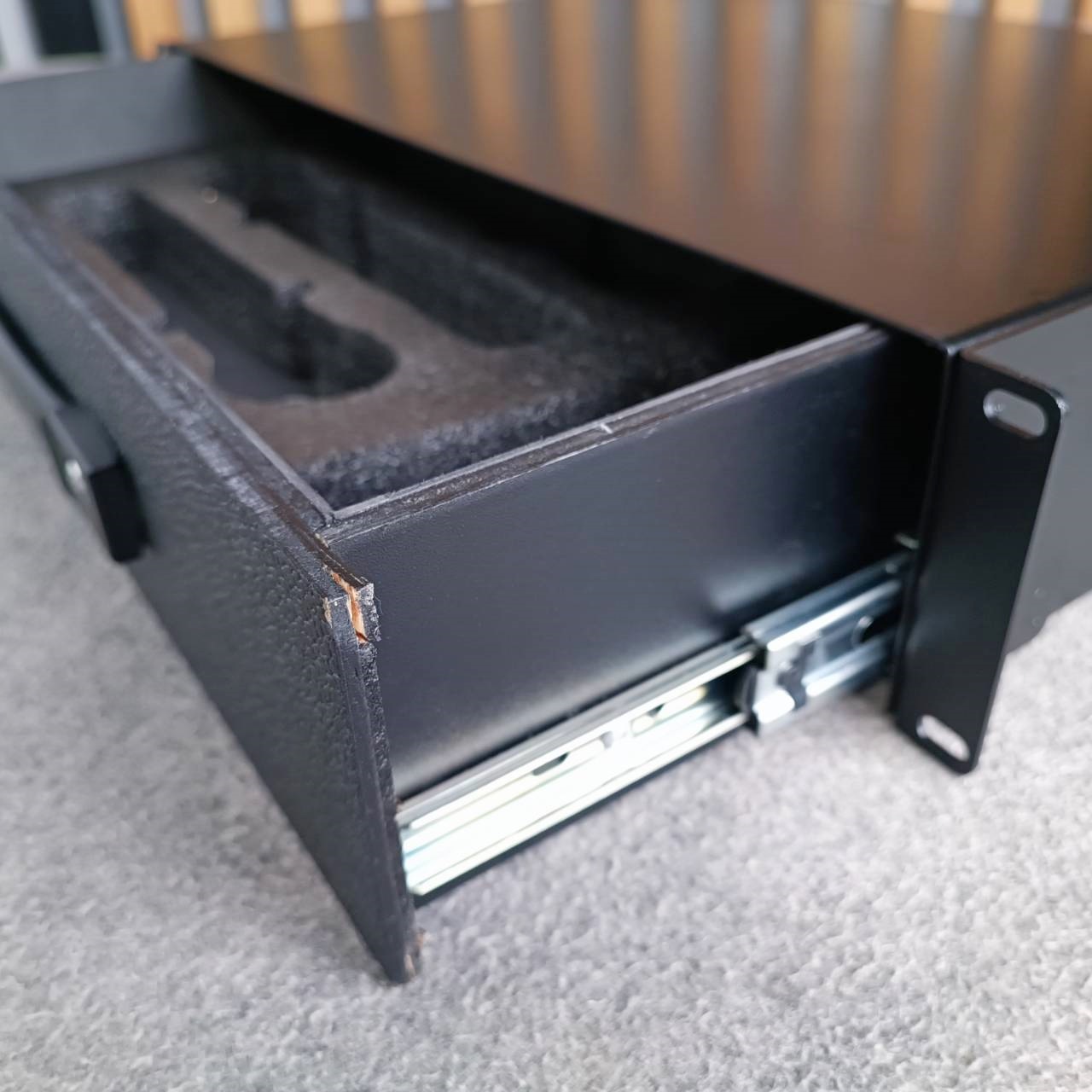 COMPACT DR212 ลิ้นชักRACK 2U 12นิ้ว+โฟม (มุมยุบ+รอยถลอก) RACK สำหรับเก็บไมค์หรืออุปกรณ์ต่างๆ ลิ้นชักRACK DR 212 เอไอ-ไพศาล