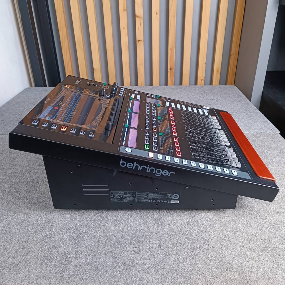 BEHRINGER WING COMPACT mixer สีดำ มิกซ์ดิจิตอลแบบมีหน้าบอร์ด 48 แชนแนล 28 บัส มิกเซอร์ มิกเซอร์ดิจิตอล เอไอ-ไพศาล