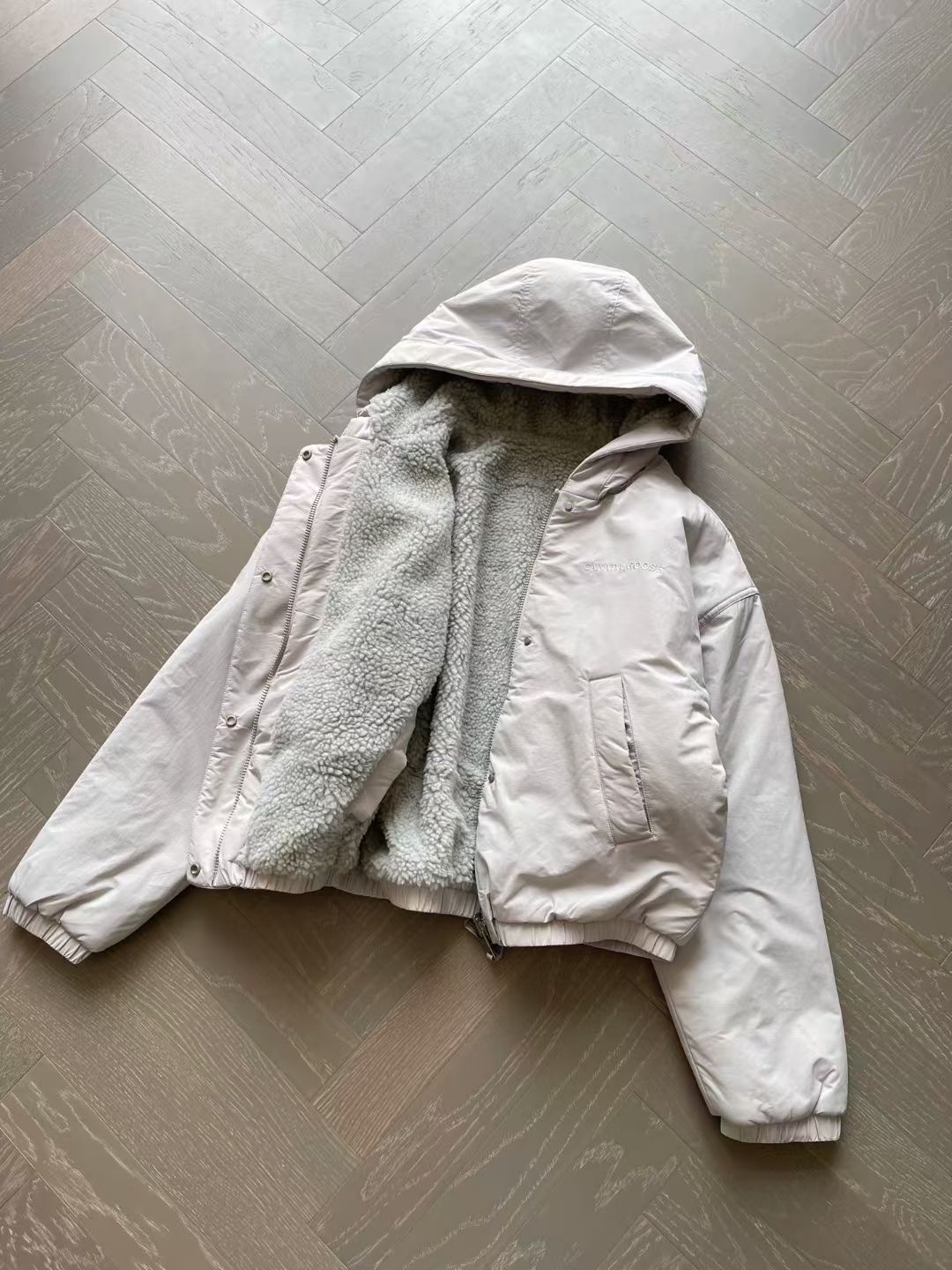 เสื้อกันหนาวมีฮู้ดใส่ได้ 2 ด้าน Canada Goose Women's Alberni Reversible Fleece Bomber Jacket มี 3 สี สินค้าใหม่ ของแท้