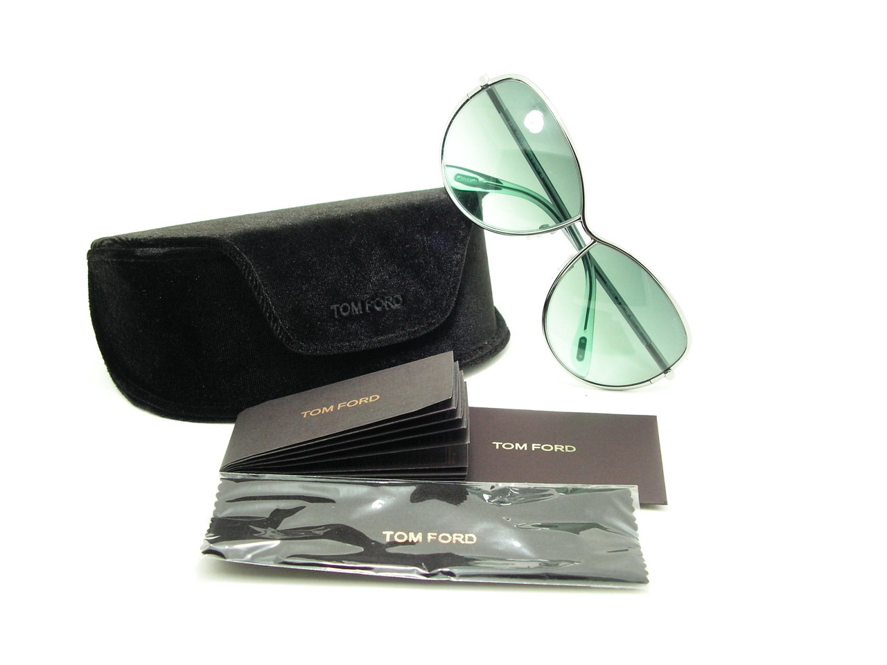 หมดแล้วค่ะ+++แว่นกันแดด Tom Ford !!!ไฮโซมากมายค่ะ ของแท้100%และถูกสุดๆ ส่งตรงจากUS.ค่ะ