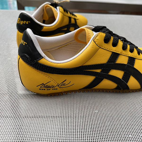 รองเท้าโอนิ ไทชิ Yellow / Black (X Bruce LEE) Rare item (Sz 38 euro คู่ที่ 038/100)