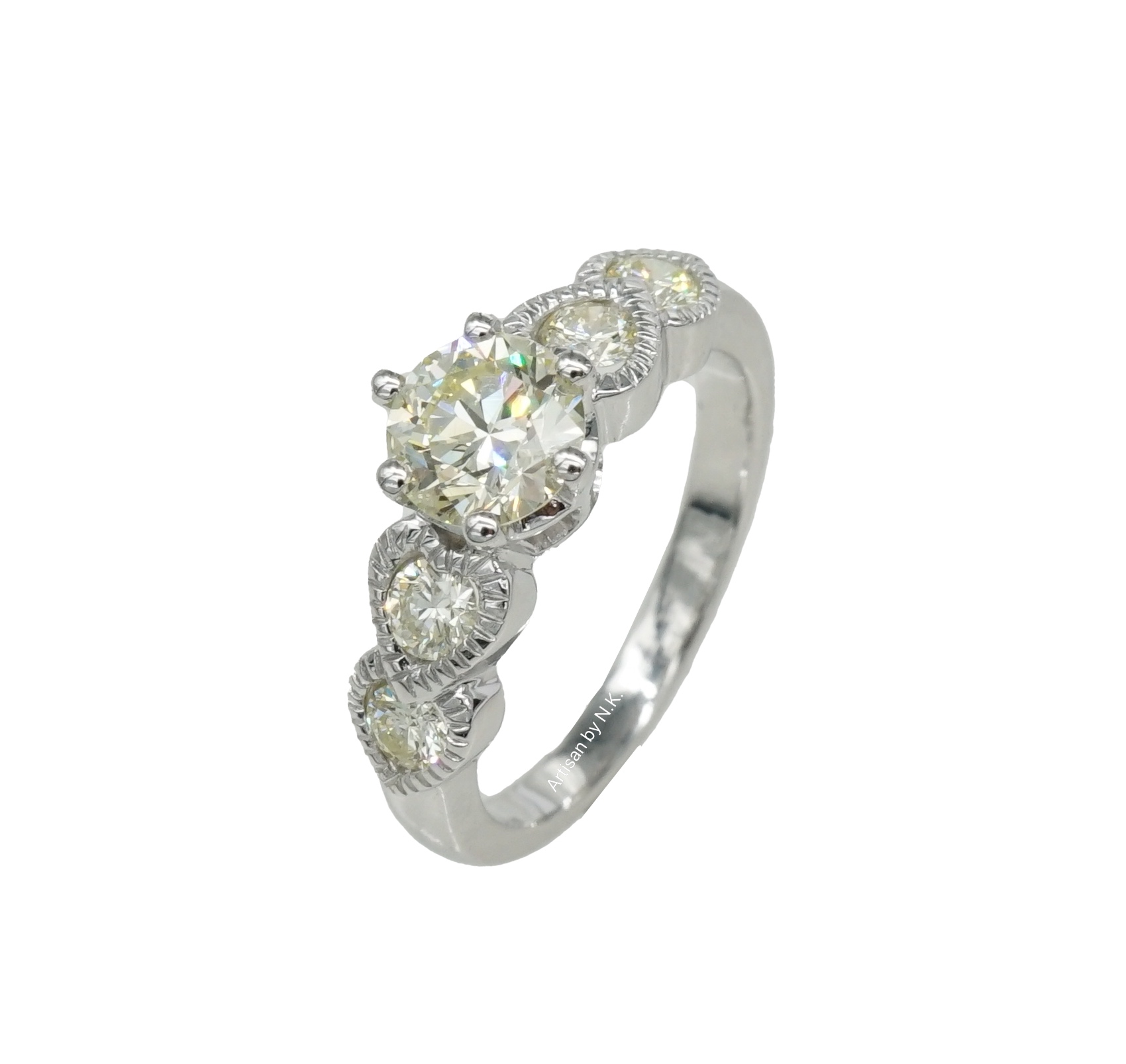 แหวนเพชร ราคาพิเศษ แหวนเพชร 1.03 กะรัต เหลี่ยมดี ไฟดีมาก (Fancy Yellow Diamond Ring)