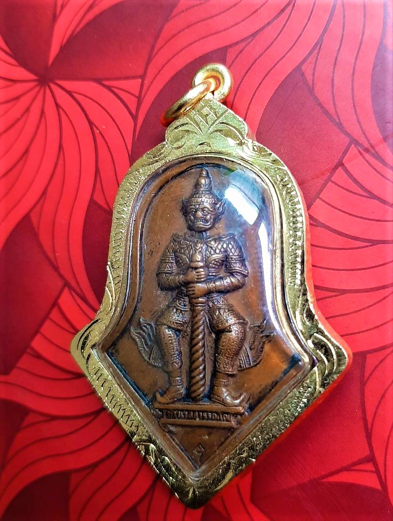 ท้าวเวสสุวรรณ วัดจุฬามณี เสริมอำนาจบารมีเสริมการงานการเงินความรัก เลี่ยมกรอบทองไมคอนอย่างดี