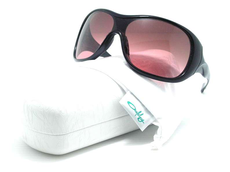 แว่นกันแดด Oakley Trouble สี Polished Black สวยมากมายค่ะ ของแท้และถูกที่สุด ส่งตรงจากUS.ค่ะ