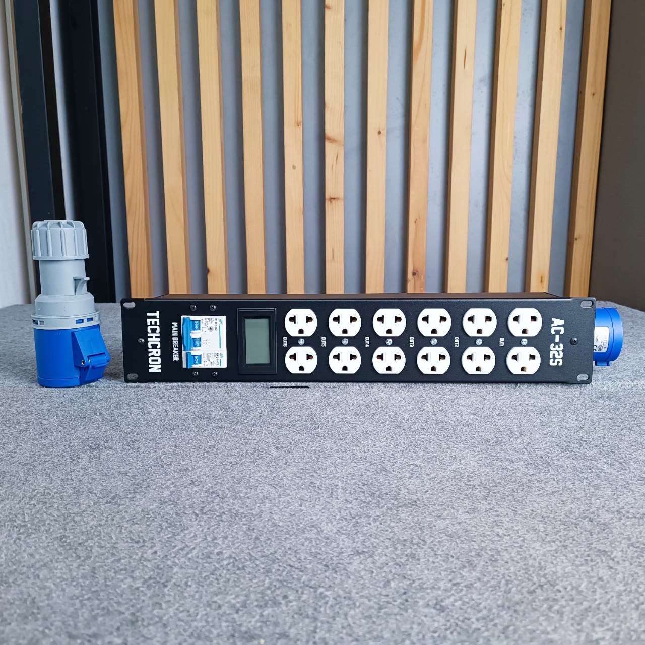 TECHCRON AC-32S BLUE ชุดโหลดไฟ 1เฟส ปลั๊กสีขาว *สีฟ้า* ปลั๊กโหลดไฟ วัสดุเป็นเหล็ก พร้อมจอแสดงผล AC32S AC32S AC32 S AC-32 AC 32 S เอไอ-ไพศาล