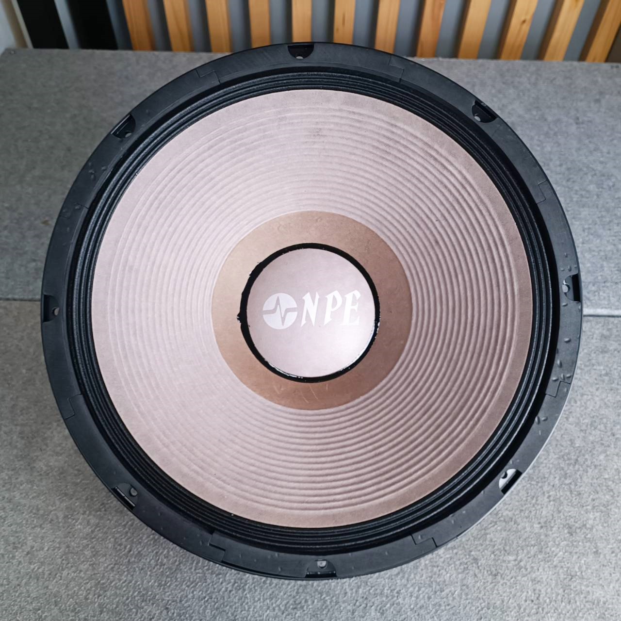 สินค้าเสียหายจากการขนส่ง NPE JB-1800N ลำโพงโครงแตก เสียงออกปกติ JB1800 โครงหล่อ1500W ดอกลำโพง ลำโพง18นิ้ว JB-1800 18นิ้ว jb-1800n JB 1800 N เอไอ-ไพศาล