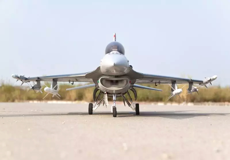 เครื่องบินโฟม ตัวลำ+ชุดไฟ Jet F-16 Ducted Fan 12-blade 90mm (ไม่รวมลูกระเบิด)(ไม่รวมวิทยุ รีซีฟ แบต)