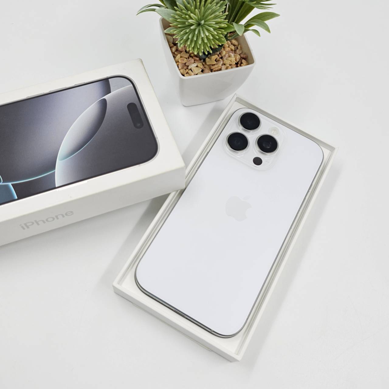 🐰✨ iPhone 16 Pro 256GB White Titanium ✨🐰 #ศูนย์แท้ สภาพดี แบต93% มีปกศ. ⚡️