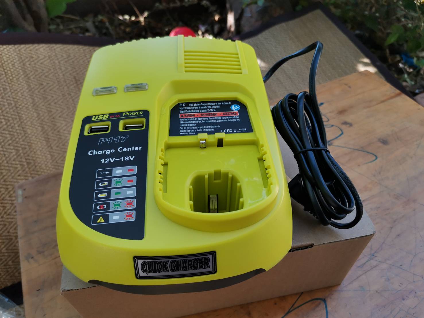 ที่ชาร์จแบต Ryobi Quick Charger ชาร์จเร็ว งานเทียบ สำหรับชาร์จแบตของ Ryobi Li-ion 3A, Ni-CD / Ni-MH 3A