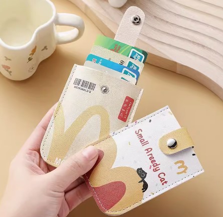 กระเป๋าใส่บัตรเครดิต บัตรประชาชน แบบหนัง ลาย MC น่ารัก ๆ ของขวัญ ของชำร่วย งานแต่งงานสำหรับคนชอบ Mac 206882