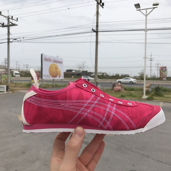 Mexico 66 Slip-on HOT-Pink / White (ชมพูสด) Show Case