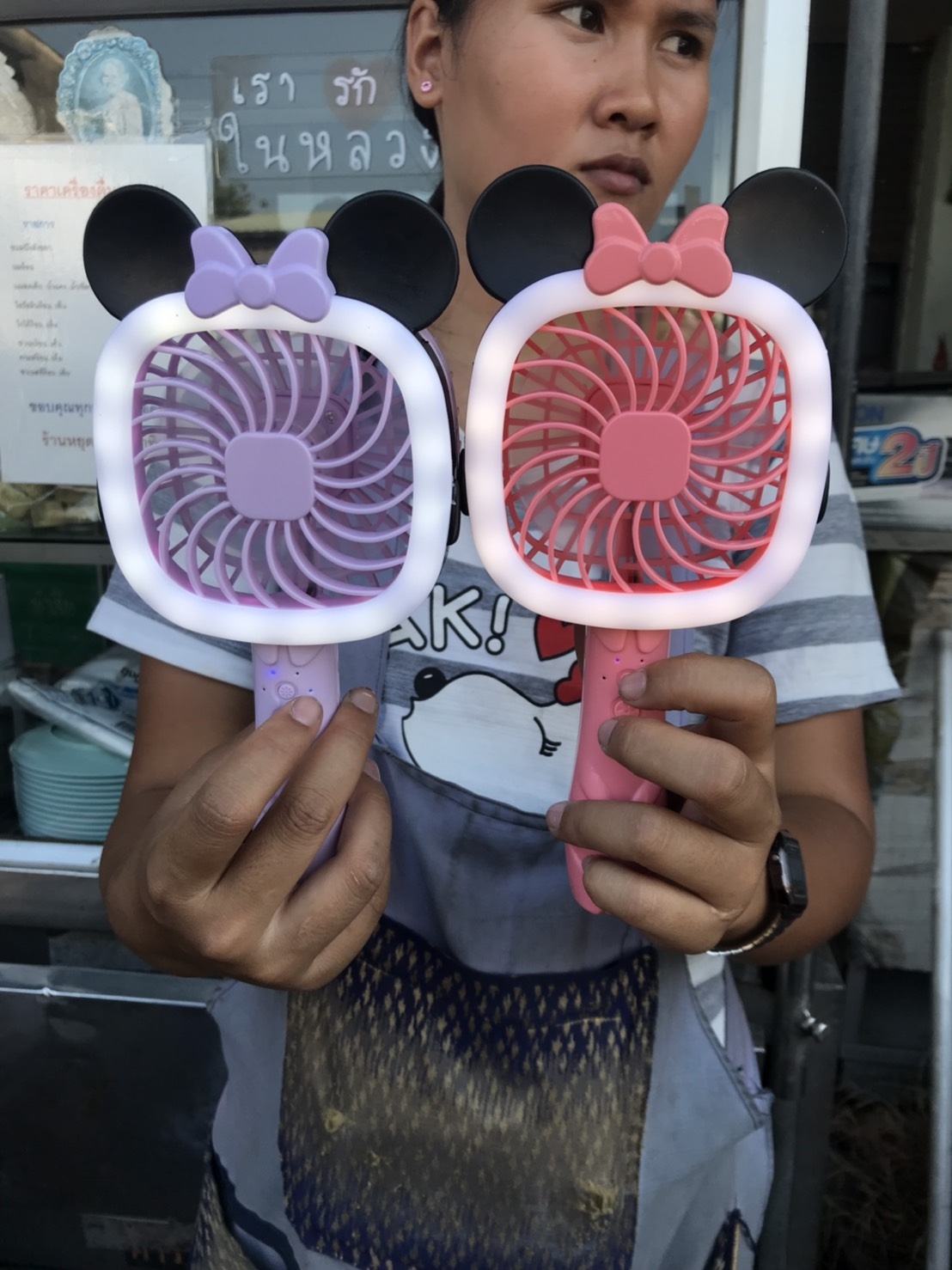 4337 พัดลมพกพาด้ามจับ มีไฟ ชิ้นละ