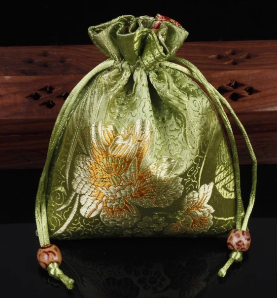 ถุงผ้าซาติน ลายดอกไม้ สวยหรู ถุงใส่ของขวัญ เครื่องประดับ ของชำร่วยงานแต่งงาน แจกคนสำคัญ 460909