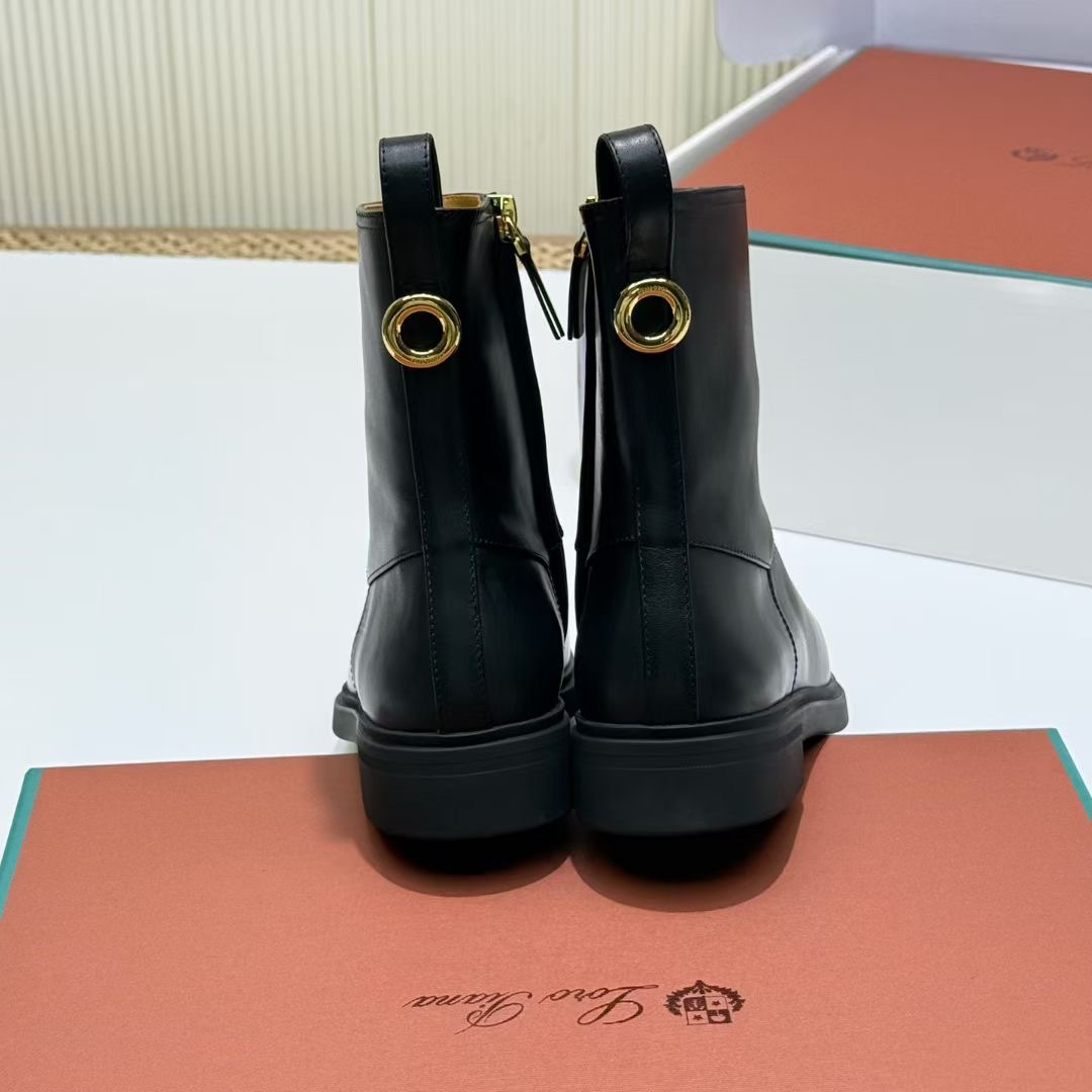 **do** รองเท้าหนังบู้ทสั้น Loro Piana Kilda Ankle Boot มีซิปข้าง หนังนิ่มมาก มีไซส์ 35-39 สินค้าใหม่ ของแท้