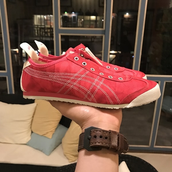 Mexico 66 Slip-on HOT-Pink / White (ชมพูสด) Show Case