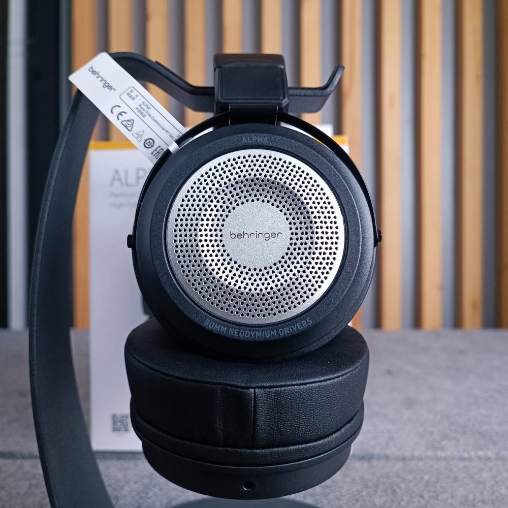 ราคาเฉพาะหูฟังไม่รวมขาแขวน BEHRINGER ALPHA หูฟัง หูฟังครอบหู หูฟังมอนิเตอร์ หูฟังสตูดิโอ Studio Monitoring Headphones เบริงเจอร์ หูฟังอัลฟ่า เอไอ-ไพศาล