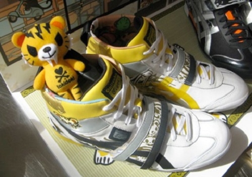 Onitsuka Tiger Tokidoki - White / Yellow Black (Hi) ทรงหุ้มข้อ Show Case