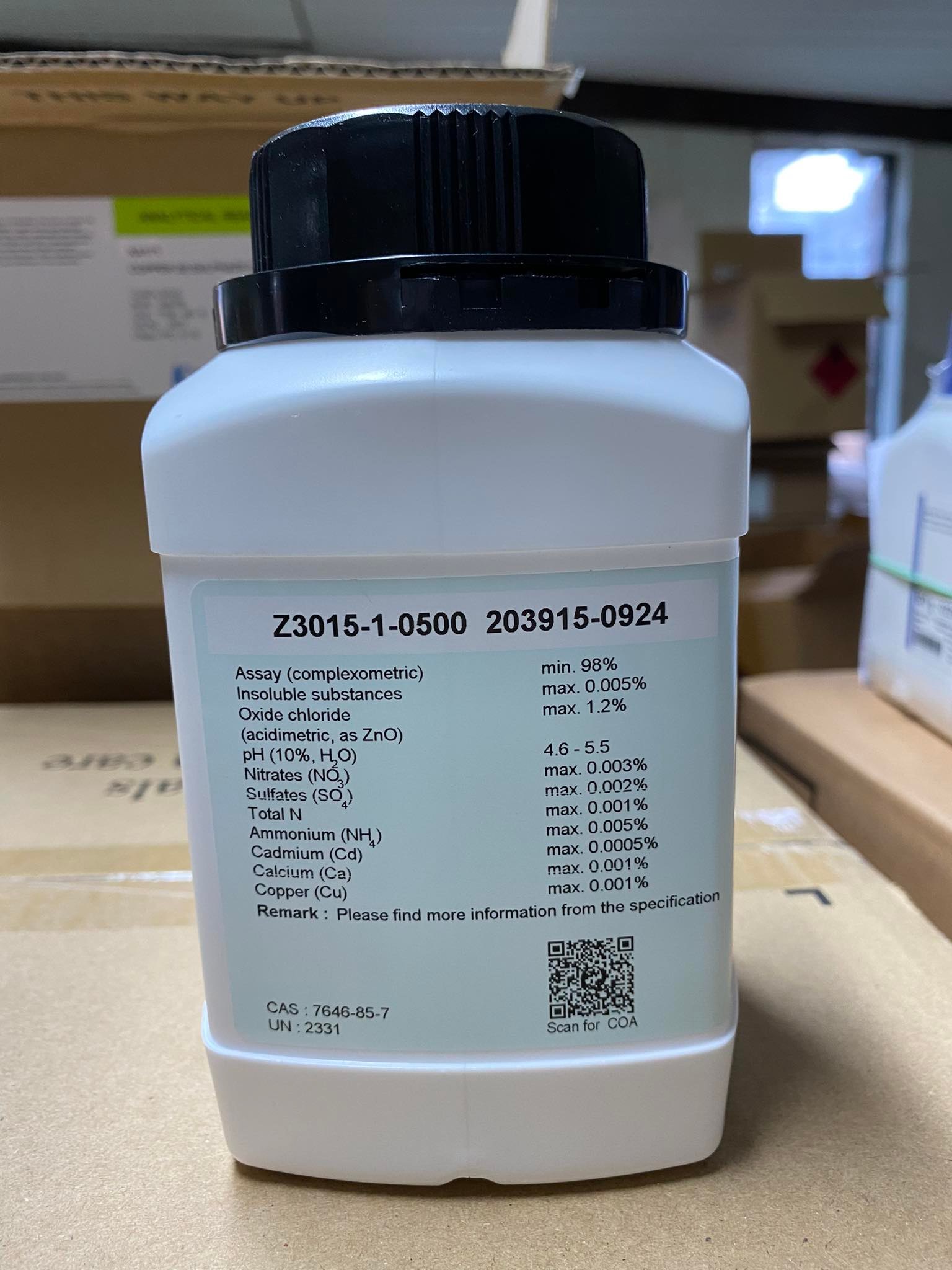 Zinc chloride 98 AR.grade (500 กรัม/ขวด) ยี่ห้อ Qrec, Newzealand