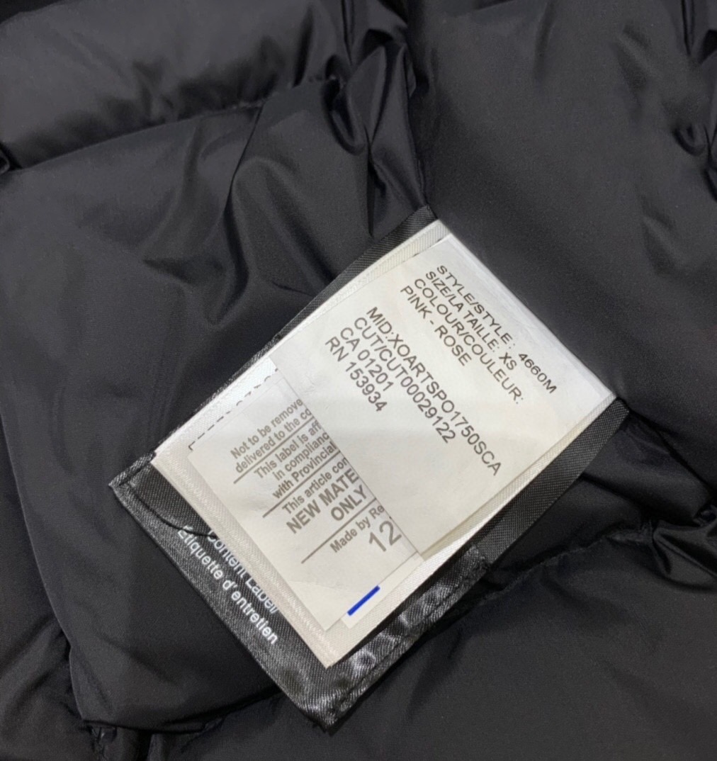 **Do** เสื้อ Canada Goose ใส่ได้ชาย หญิง สำหรับหนาวหรือหิมะตก ฮู้ดขนเฟอร์ มี 6 สีให้เลือก สินค้าใหม่ ของแท้