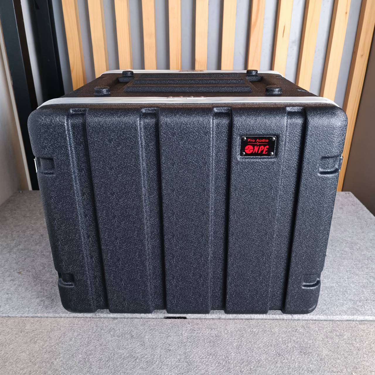 สินค้าเสียหายจากการขนส่ง NPE RACK RC-ABS8U ลึก17นิ้ว (ฝามีรอยแตก) แร็คพลาสติก กล่องใส่เครื่องเสียง RC ABS8U แร็ค กล่องแร็ค abs rack RCABS8U เอไอ-ไพศาล