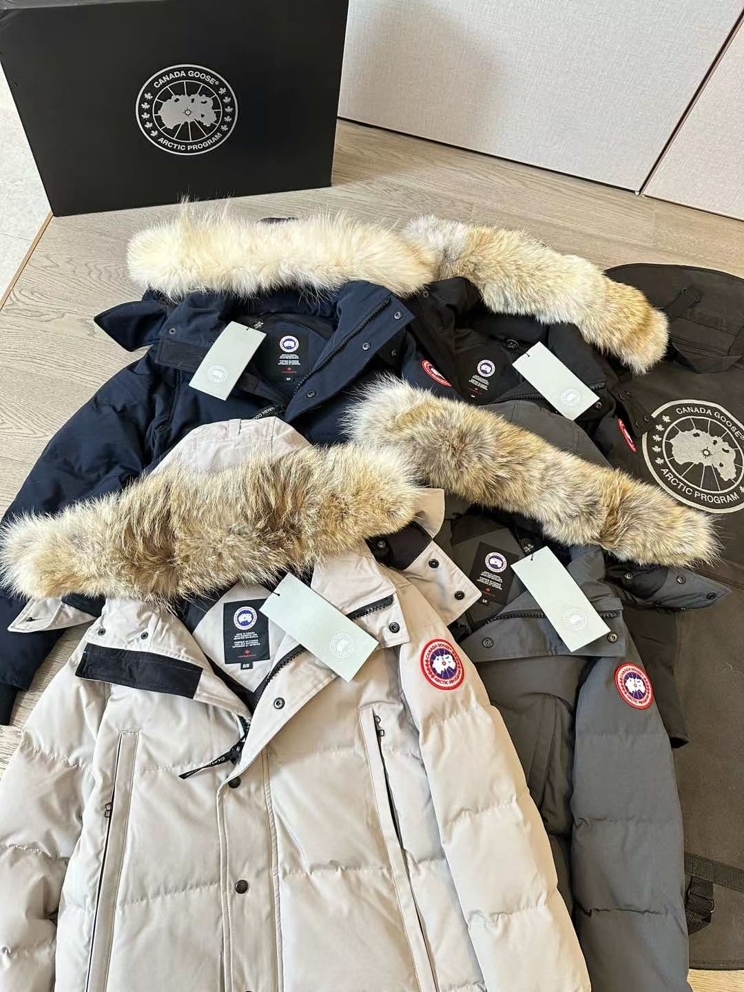 เสื้อแจ๊คเก็ต Canada goose Wyndham Parka ใส่ได้ชายหญิง ฮู้ดขนเฟอร์ถอดแยกได้ สินค้าใหม่ ของแท้