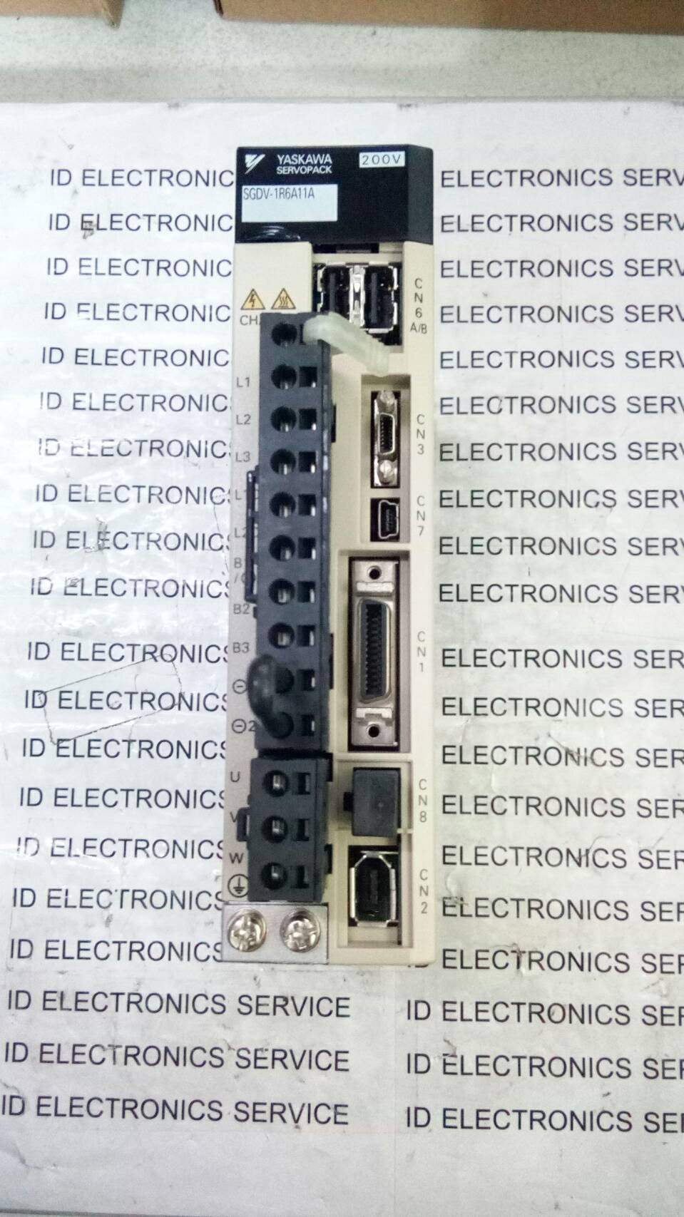 SGDV-1R6A11A SERVO DRIVE "YASKAWA"