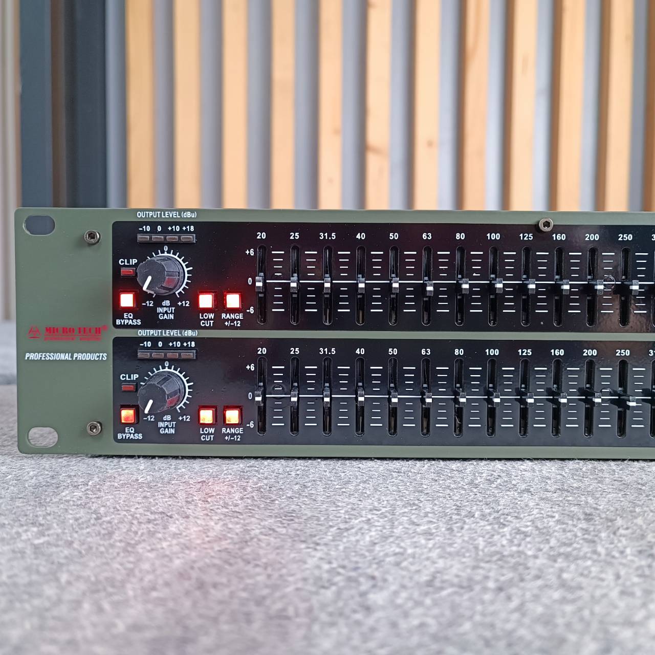 MICROTECH CE-231XL EQ อีควอไลเซอร์ อีคิว ปรับย่านความถี่เสียง 2 ชั้นสไลค์ยาว เครื่องปรับแต่งสัญญาณเสียง CE231XL CE 231XL เอไอ-ไพศาล