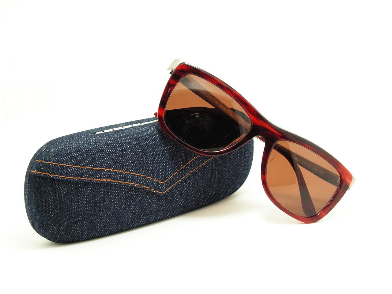 หมดแล้วค่ะ+++กรอบแว่นสายตา Salvatore Ferragamo สวยไฮโซสุดๆค่ะ ของแท้100%และถูกสุดๆ ส่งตรงจากUS.ค่ะ