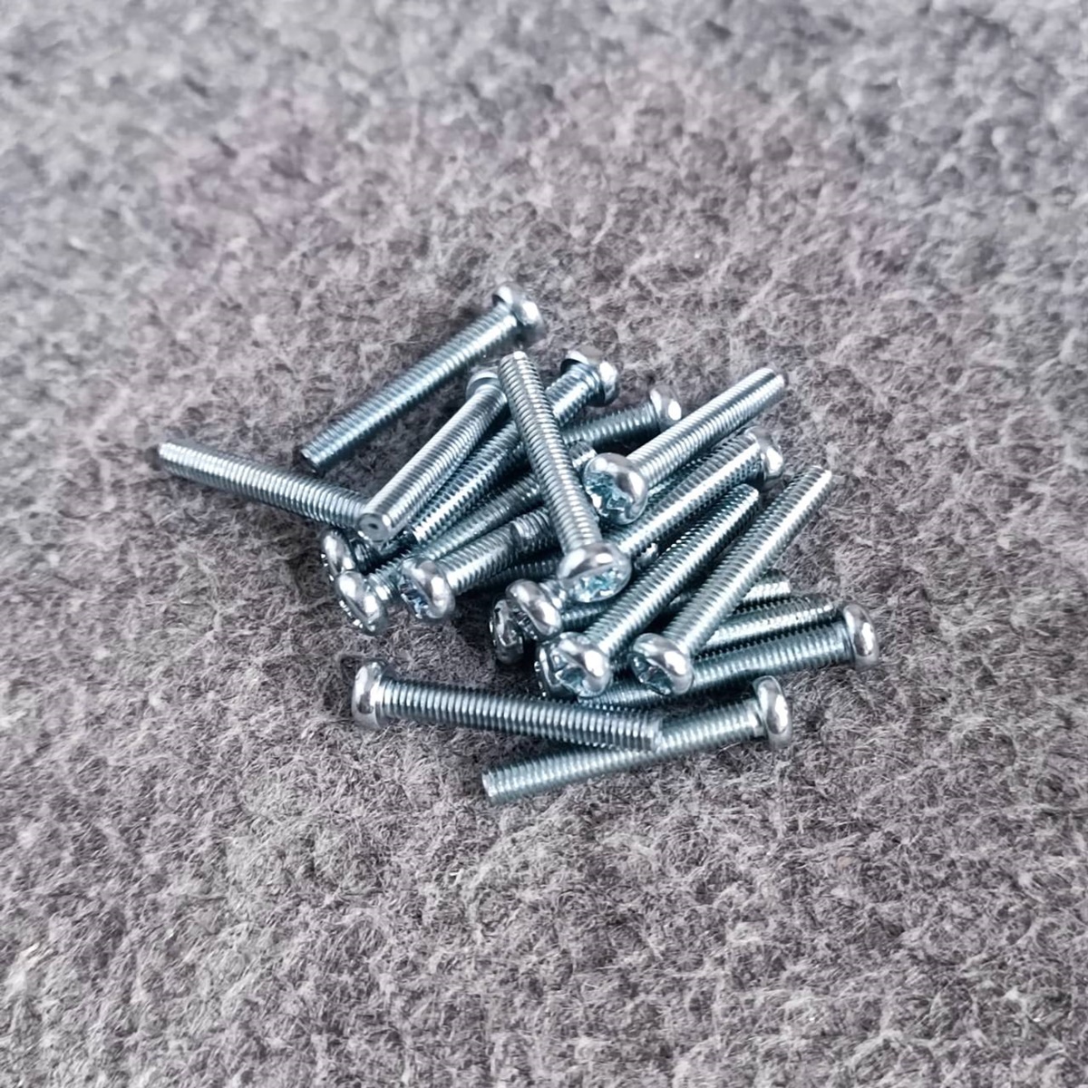 ถุง20ตัว สกรูJP 3X20 น็อต สกรู น็อตเกลียวละเอียด น็อตเกลียวละเอียดหัวกลม สกรูเกลียวละเอียด น็อตJP3X20 เอไอ-ไพศาล