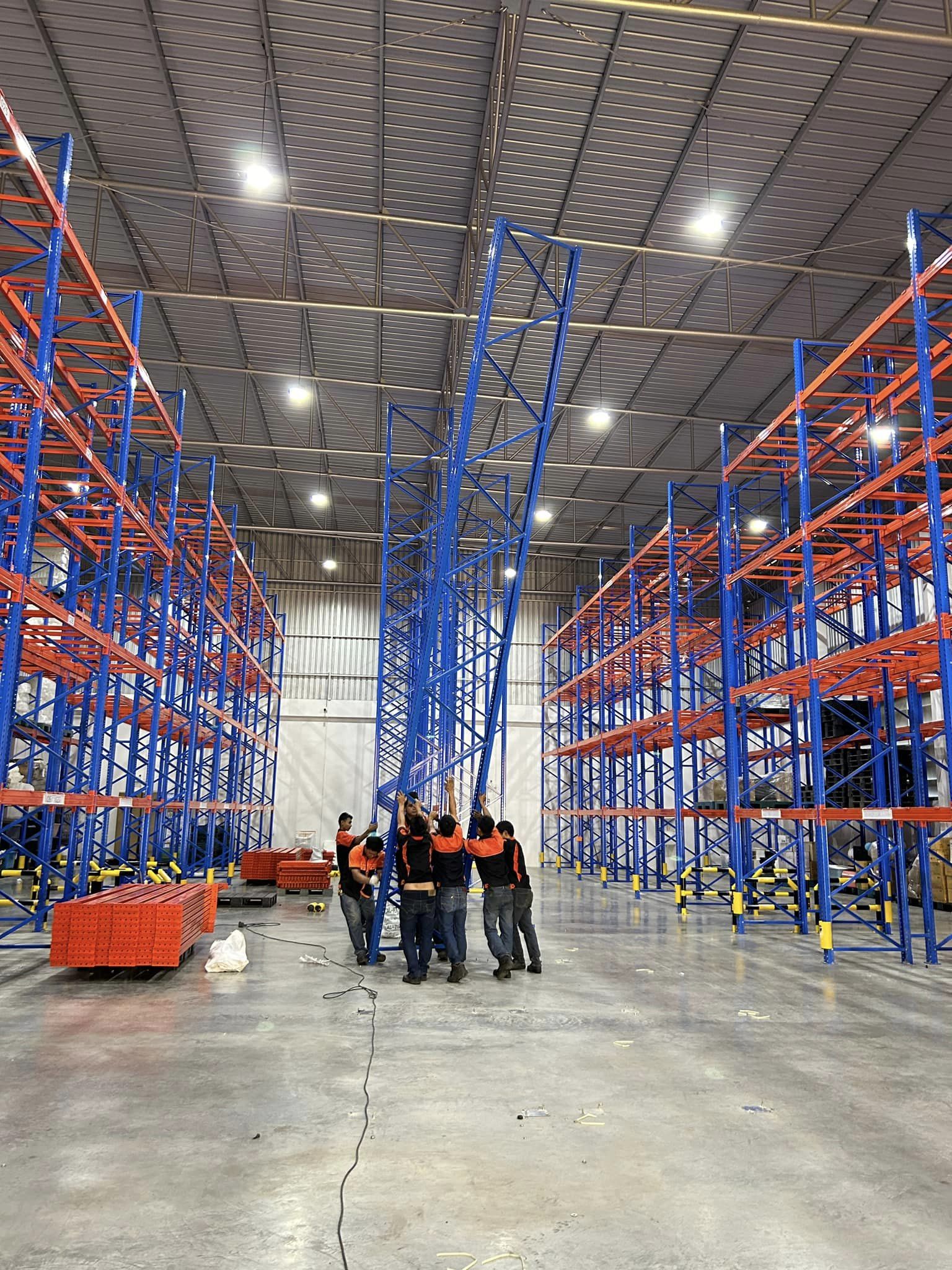 ติดตั้งชั้นวางของชั้นวางสินค้าในโกดังในคลังสินค้าและในโรงงานอุตสาหกรรม@สมุทรปราการ