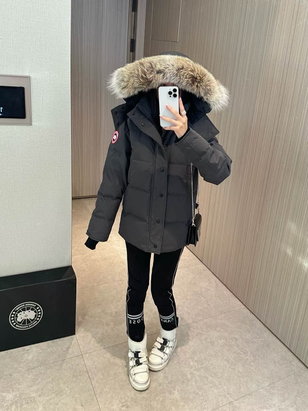 เสื้อแจ๊คเก็ต Canada goose Wyndham Parka ใส่ได้ชายหญิง ฮู้ดขนเฟอร์ถอดแยกได้ สินค้าใหม่ ของแท้