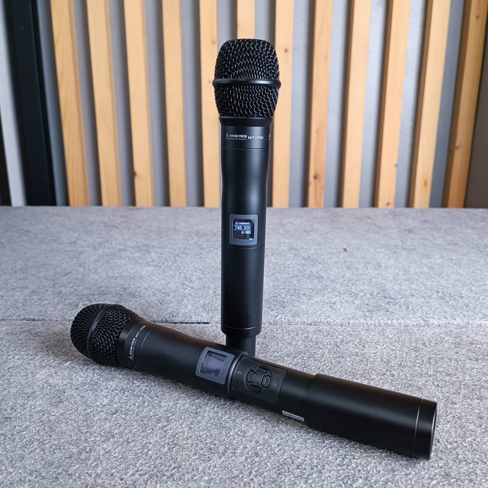 MICROTECH MT111D V3 ไมค์ลอยมือถือคู่UHF ไมค์ลอยคู่ ไมค์คาราโอเกะ MT-111D V3 แถม อุปกรณ์ย้ายเสา กระเป๋าเก็บไมค์ MT 111 D MT111 D MICRO TECH ไมโครเทค ไมค์ลอย - ถือคู่ ไมโครโฟนไร้สาย สามารถปรับเซ็ทที่ตัวเครื่อง และ ตัวไมค์ได้เลย เอไอ-ไพศาล +++