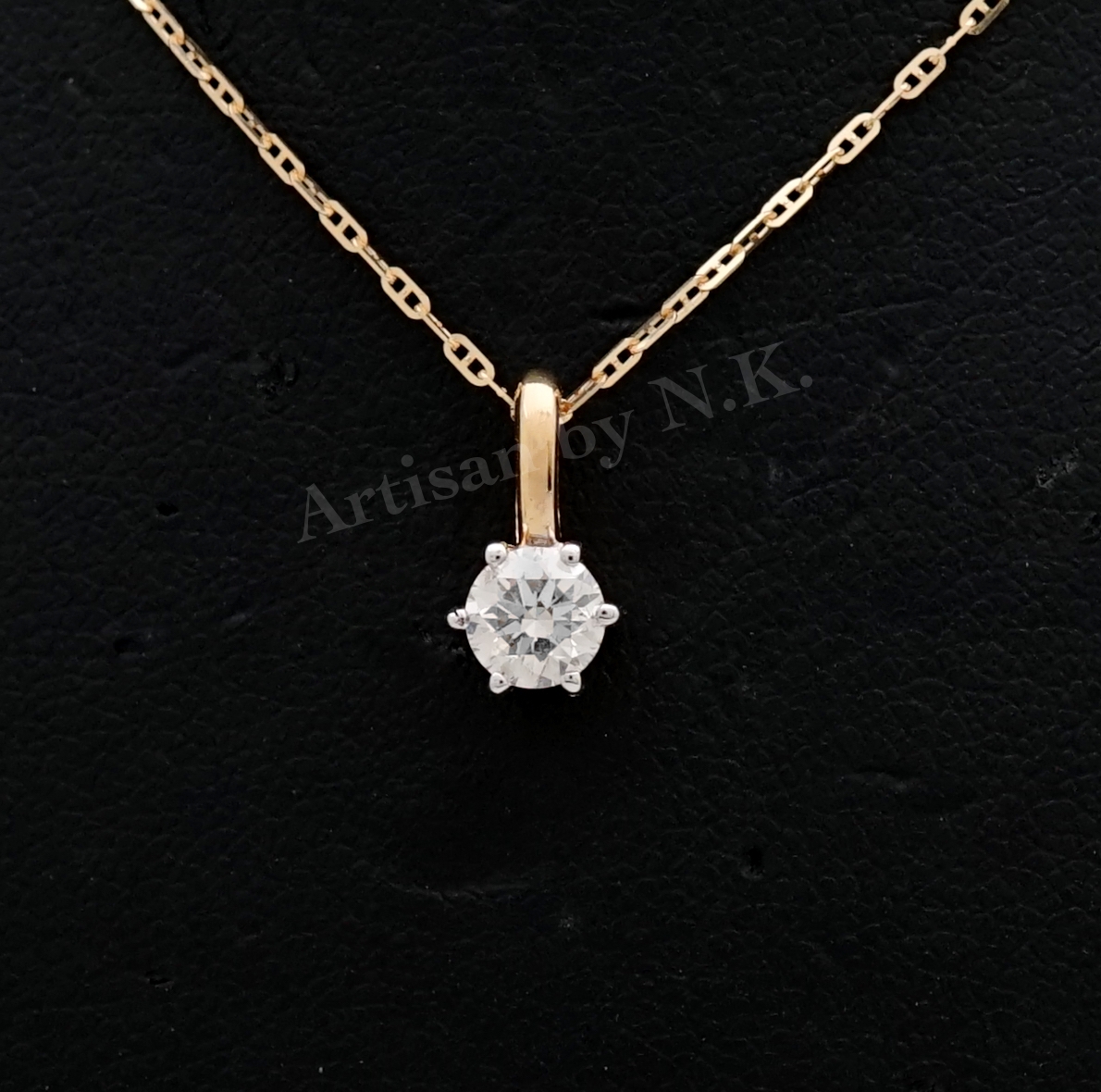 จี้ทอง 18K ฝังเพชร (18K Gold pendant with 0.40 Carat Diamond)