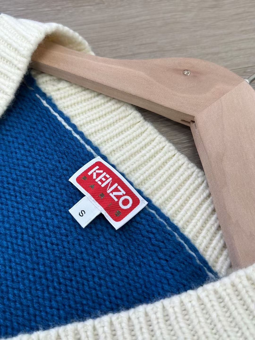 **do** เสื้อคาดิแกนกันหนาว KENZO Pop' genderless cardigan in wool ใส่ได้ ชาย หญิง สินค้าใหม่ ของแท้