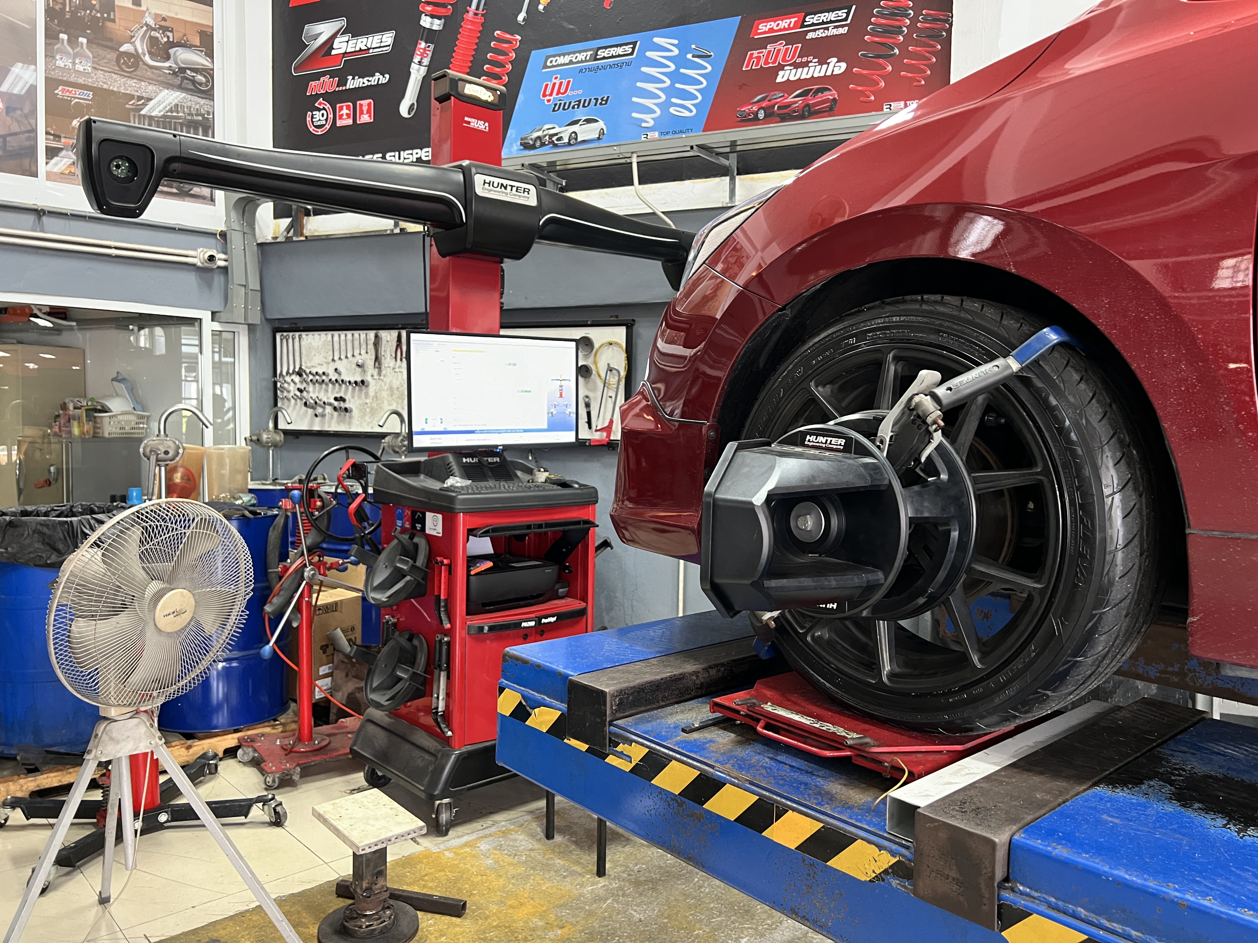 NISSAN ALMERA TURBO 1.0 เปลี่ยนยางรถยนต์ใช้งานประจำวัน [+] YOKOHAMA V701 205/45R17 *นัดหมายก่อนเข้ารับบริการ เพื่อความรวดเร็วครับ 𝙊𝙪𝙧 𝙎𝙚𝙧𝙫𝙞𝙘𝙚 บริการทางร้านเรารับทำอะไรบ้าง 🔧 มียางรถยนต์ทุกยี่ห้อให้เลือกซื้อ 🔧 โช้คอัพ สปริง 🔧 เช็คช่วงล่าง แก้ปัญหาให้ตรงจุด 🔧 ติดตั้งยางแบบไร้รอย 100% 🔧 บริการสลับยาง ตามอายุ 🔧 บริการล้างลิ้นปีกผีเสื้อ 🔧 บริการเช็คระยะรถยนต์ 🔧 เปลี่ยนถ่ายของเหลวทั้งระบบ 🔧 ตั้งศูนย์ด้วยเครื่อง HUNTER นำเข้าจาก USA สอบถามข้อมูลเพิ่มเติม หรือนัดหมายเข้ารับบริการ ☎️ : 08-6569-1915 ☎️ : 08-6544-5963 Line id : @88rw Tiktok : https://www.tiktok.com/@88rwycrr Youtube : https://youtube.com/@88rw Facebook : https://www.facebook.com/88rwtire Location : https://goo.gl/maps/HrNUAZXPN94KvxZ98? #รถยนต์มีปัญหาไม่รู้ต้องแก้ตรงไหน ทางเรายินดี ตรวจหาปัญหาและหาวิธีแก้ บอกลูกค้าก่อนลงมือทำเสมอราคาเป็นธรรมไม่เอาเปรียบ สบายใจคุณลูกค้า ร้านยางเจริญรุ่งเรือง ยินดีต้อนรับครับ