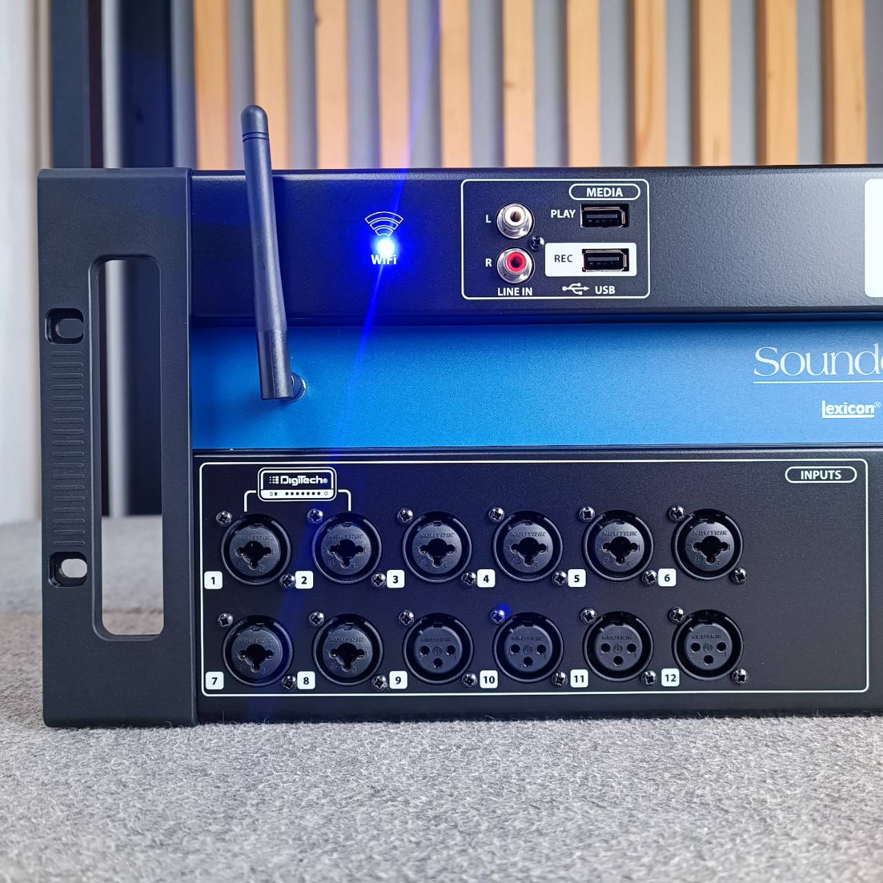 สินค้าตัวโชว์เครื่องใหม่ ของแท้ ไม่มีประกัน SOUNDCRAFT UI-16 Digital Mixer มิกเซอร์ มิกดิจิตอล ui16 เครื่องปรับแต่งเสียง MIX ตัวปรับแต่งเสียง เครื่องเสียง เอไอ-ไพศาล