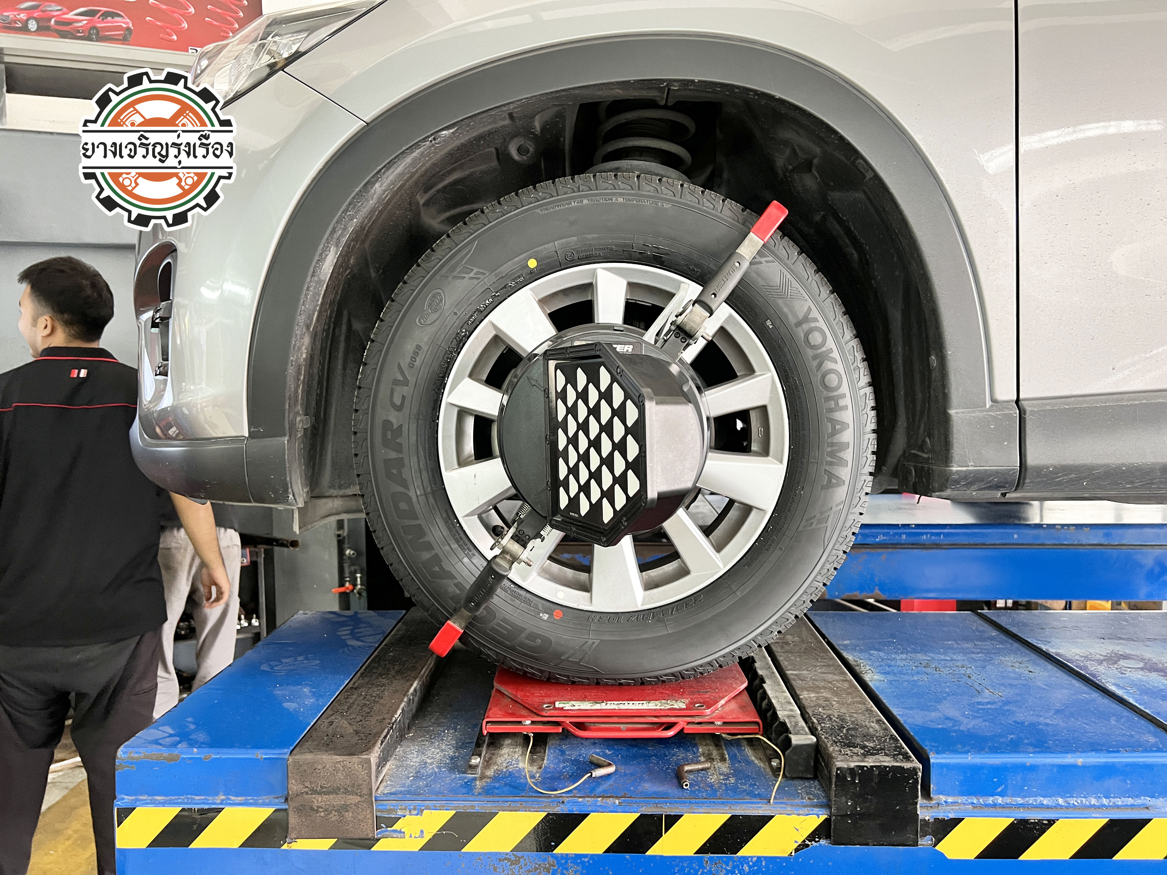 MAZDA CX5 เข้ารับบริการเปลี่ยนยางรถยนต์ที่มีคุณภาพและประสิทธิภาพสูง เหมาะแก่การใช้งานประจำวัน ☄️YOKOHAMA GEOLANDAR 102H ขนาด 225/65R17 𝙊𝙪𝙧 𝙎𝙚𝙧𝙫𝙞𝙘𝙚 บริการทางร้านเรารับทำอะไรบ้าง 🔧 ติดตั้งยางแบบไร้รอย 100% 🔧 บริการสลับยาง ตามอายุ 🔧 มียางรถยนต์ทุกยี่ห้อให้เลือกซื้อ 🔧 เช็คช่วงล่าง แก้ปัญหาให้ตรงจุด 🔧 บริการล้างลิ้นปีกผีเสื้อ 🔧 บริการเช็คระยะรถยนต์ 🔧 เปลี่ยนถ่ายของเหลวทั้งระบบ 🔧 ตั้งศูนย์ด้วยเครื่อง HUNTER นำเข้าจาก USA สอบถามข้อมูลเพิ่มเติม หรือนัดหมายเข้ารับบริการ Tel : 08-6569-1915 Tel : 08-6544-5963 Line id : @88rw Tiktok : https://www.tiktok.com/@88rwycrr Youtube : https://youtube.com/@88rw Facebook : https://www.facebook.com/88rwtire Location : https://goo.gl/maps/HrNUAZXPN94KvxZ98?coh=178573&entry=tt #รถยนต์มีปัญหาไม่รู้ต้องแก้ตรงไหน ทางเรายินดี ตรวจหาปัญหาและหาวิธีแก้ บอกลูกค้าก่อนลงมือทำเสมอราคาเป็นธรรมไม่เอาเปรียบ สบายใจคุณลูกค้า ---------------------------------- ดูแลให้คำปรึกษาทุกปัญหาคาใจ ไม่ทิ้งลูกค้า มีบริการหลังการขาย 【ให้ผู้เชี่ยวชาญของเรา ดูแลรถคุณ】 ร้านยางเจริญรุ่งเรือง ยินดีต้อนรับครับ ---------------------------------- #โช๊คอัพรถยนต์ #monroe #yss #kayaba #profender #ร้านยางเจริญรุ่งเรือง #นนทบุรี #งามวงศ์วาน #amsfix #บริการช่วงล่างรถยนต์ #ซ่อมบำรุงช่วงล่าง #เซทอัพโช๊คอัพรถยนต์