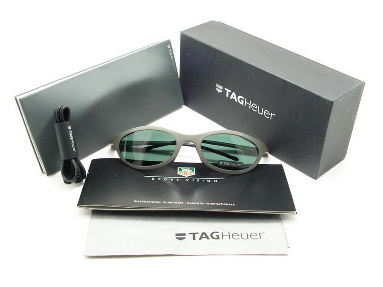 แว่นกันแดด Tag Heuer (Physics1002) ไฮโซมากมายค่ะ ของแท้100%และถูกสุดๆ ส่งตรงจากUS.ค่ะ