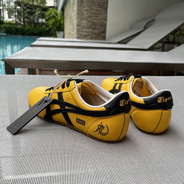 รองเท้าโอนิ ไทชิ Yellow / Black (X Bruce LEE) Rare item (Sz 38 euro คู่ที่ 038/100)