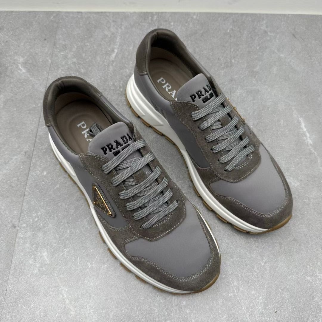 **do** รองเท้า Prada Prax 01 Re-Nylon and suede sneakers มีไซส์ 39-44 สินค้าใหม่ ของแท้