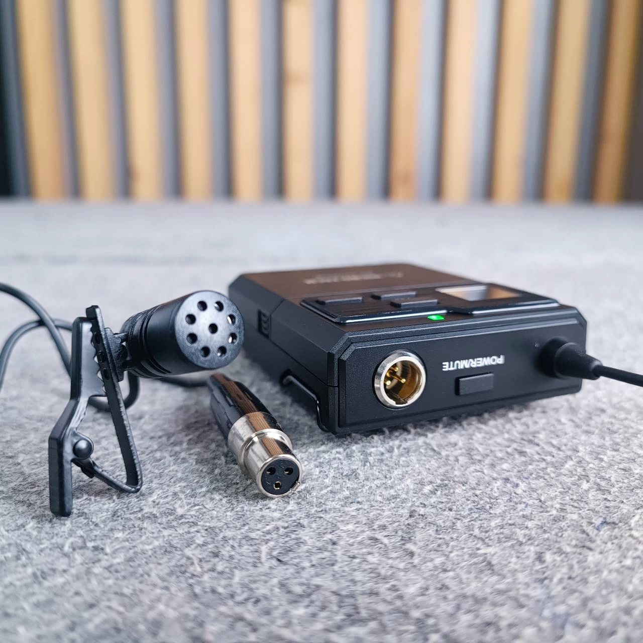 MICROTECH ET-777A/HP ไมค์ลอย แบบหนีบคู่ UHF เครื่องรับเล็ก ไมค์คาดหู ไมค์โครโฟน ไมค์ลอย ไมโคร เทค ET 777A/HP ET777A/HP เอไอ-ไพศาล