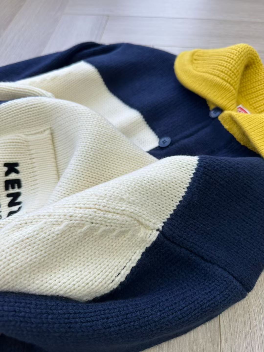 **do** เสื้อคลุมกันหนาว KENZO Pop' cardigan in wool ใส่ได้ ชาย หญิง สินค้าใหม่ ของแท้