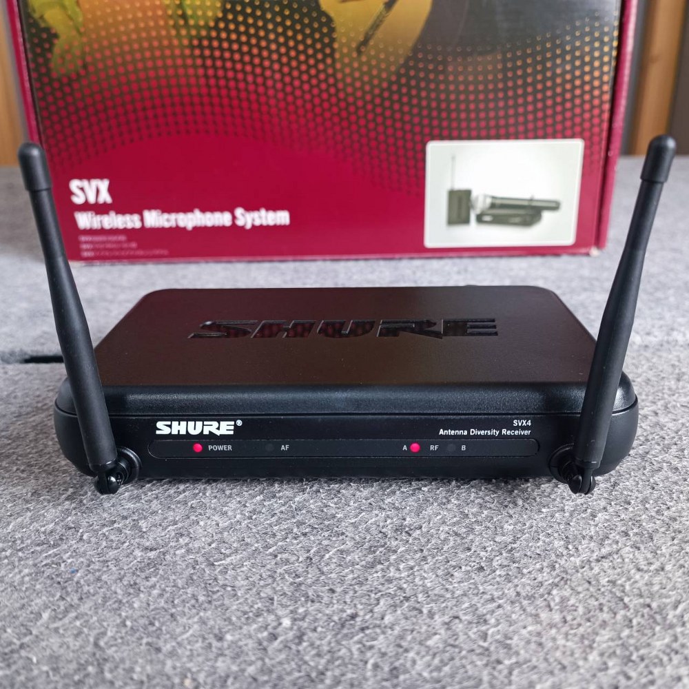 SHURE SVX24TH/PG58-M19 ไมค์ลอยถือ ชุดไมค์ลอยเดี่ยวแบบมือถือ ย่าน UHF SVX 24 TH / PG 58 M 19 SVX24TH/PG58 M19 เอไอ-ไพศาล +++